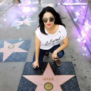 Meet your Posher, Claudia